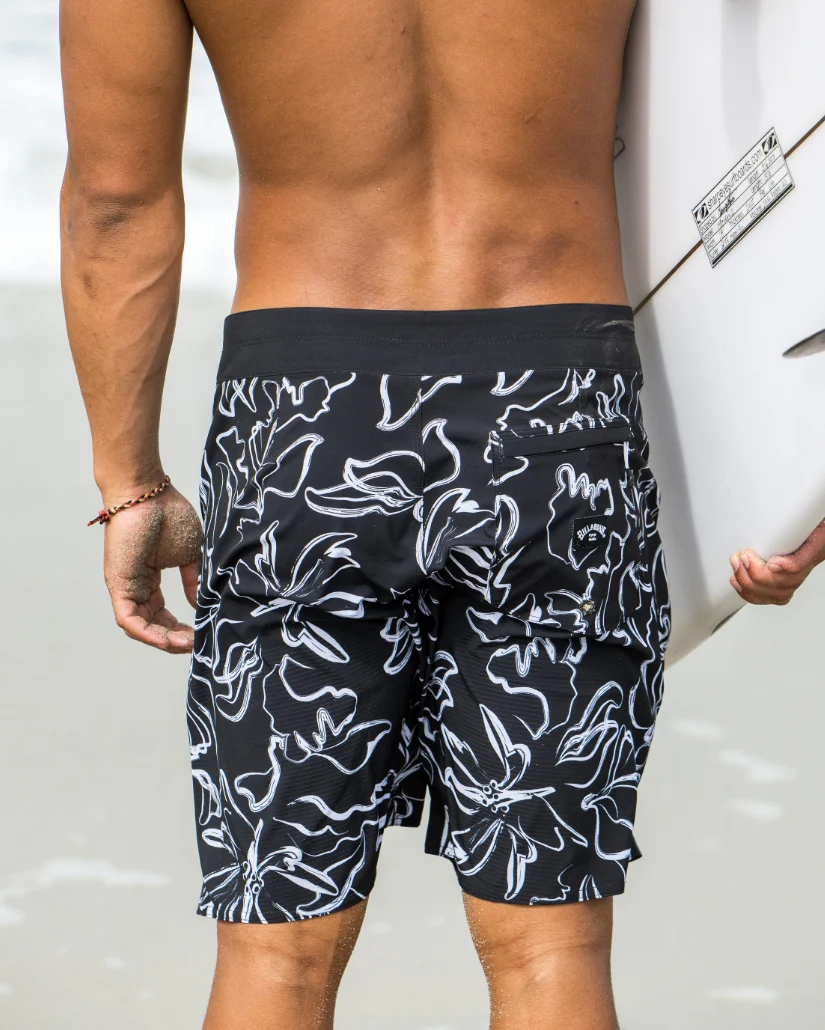 Sundays Airlite 19" Boardshorts - Black White - Image 4
